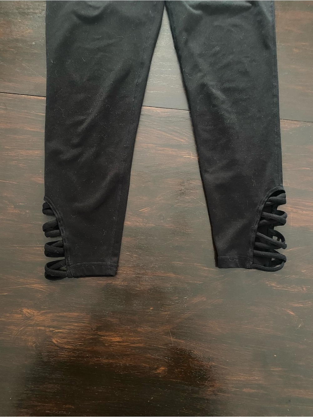 Mono B Black Lattice Cutout Crop Leggings – Size M